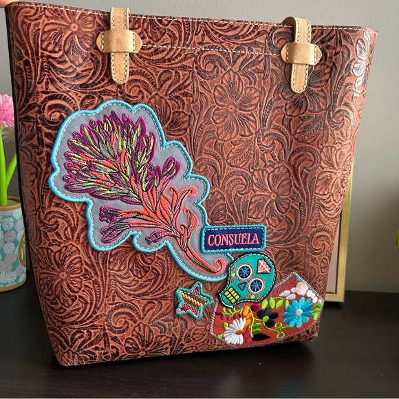 Consuela Suzie Everyday Tote Like New Retired - Picture 5 of 10